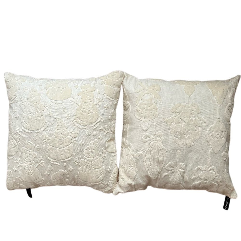 Festive Winter Decor: Set of Snowmen and Ornaments Throw Pillows